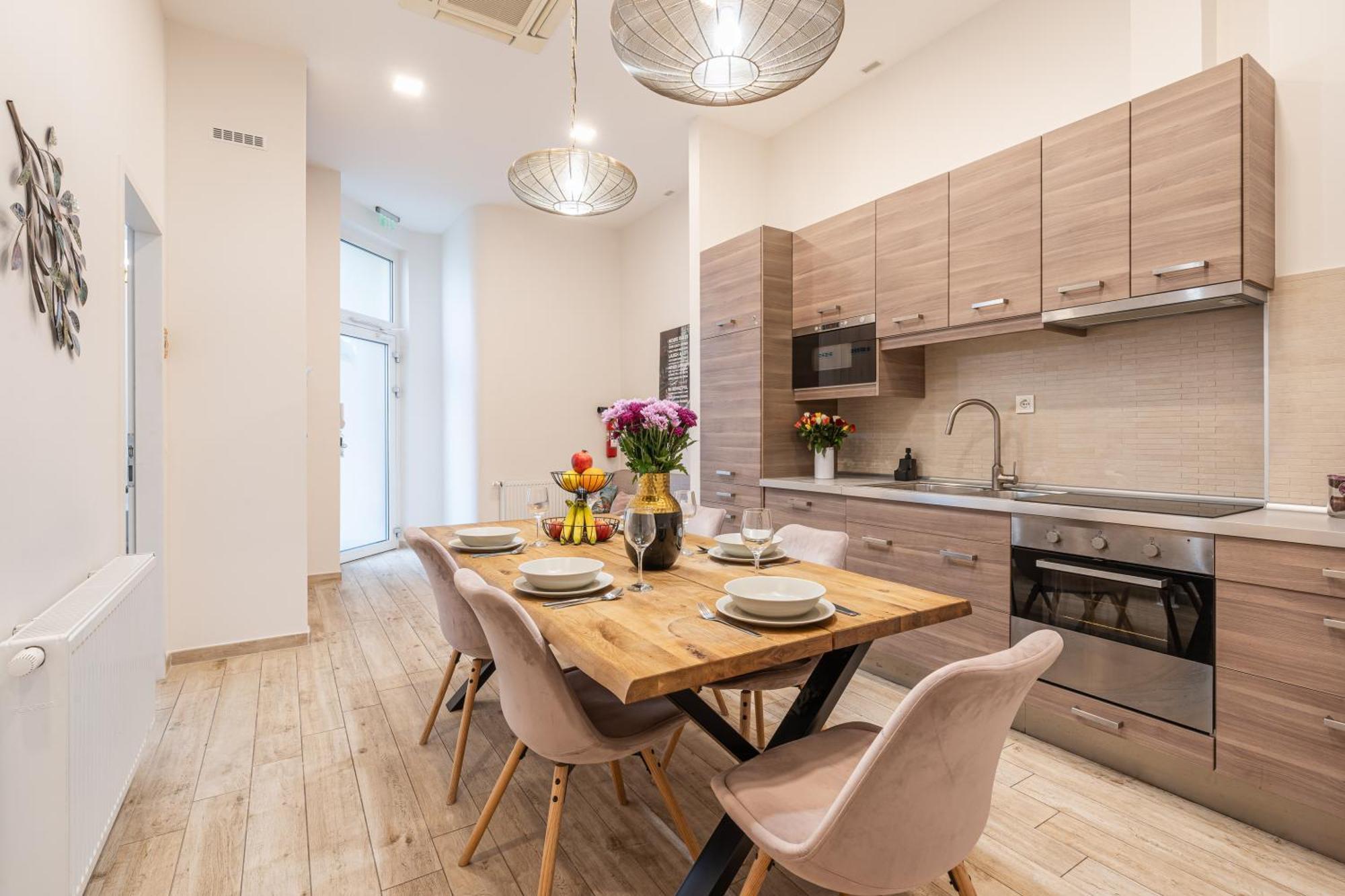 Apartment Basilika Monnalisa Luxury 3 Bedrooms With Amazing View Need Reservation X Free Parking Budapest